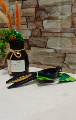 آب مرکبات گیر دستی عروس